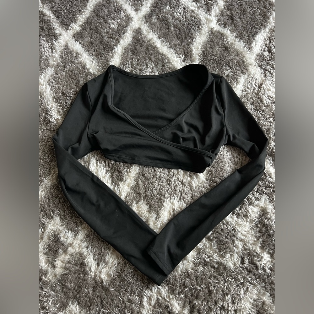 SHEIN XS Black Criss Cross Crop Long Sleeve Shirt